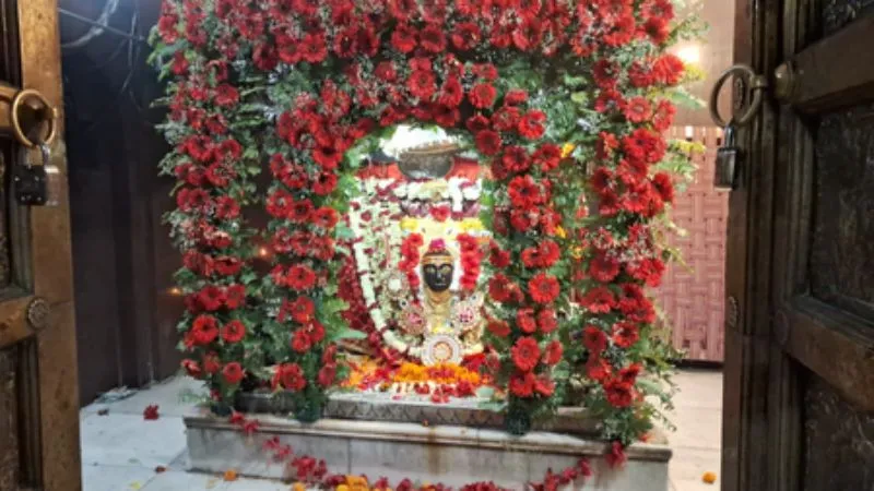 नवरात्र स्पेशल : रहषु भगत के दर्शन के बिना मां थावे वाली की पूजा मानी जाती है अधूरी, राजा मनन की जिद ने कर दिया था साम्राज्य का विनाश