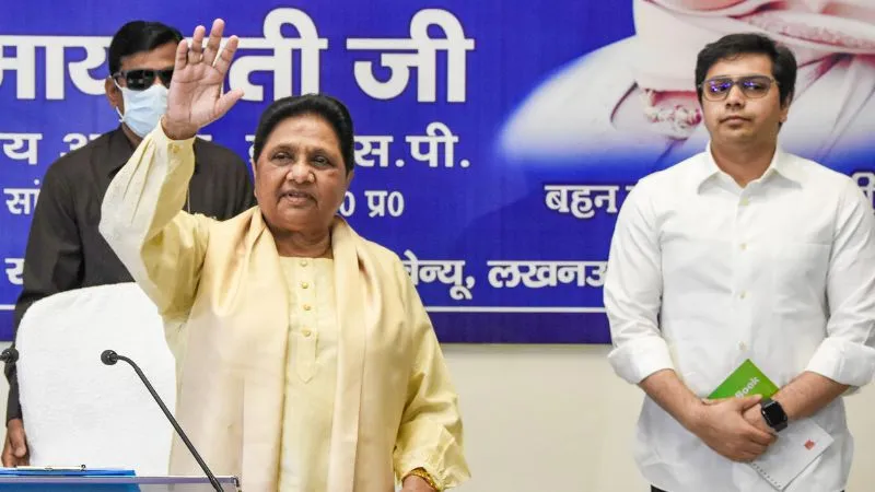 आकाश आनंद की BSP में फिर वापसी, मायावती ने लुटाया प्यार, UP चुनाव में दे दी बड़ी जिम्मेदारी
