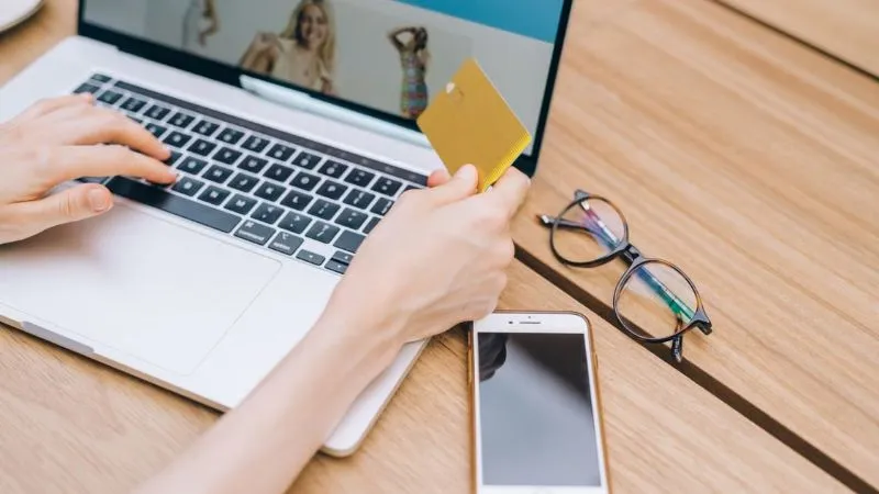 Flipkart की दिवाली सेल शुरू, iPhone 17 समेत इन स्मार्टफोन्स पर मिलेगी भारी छूट