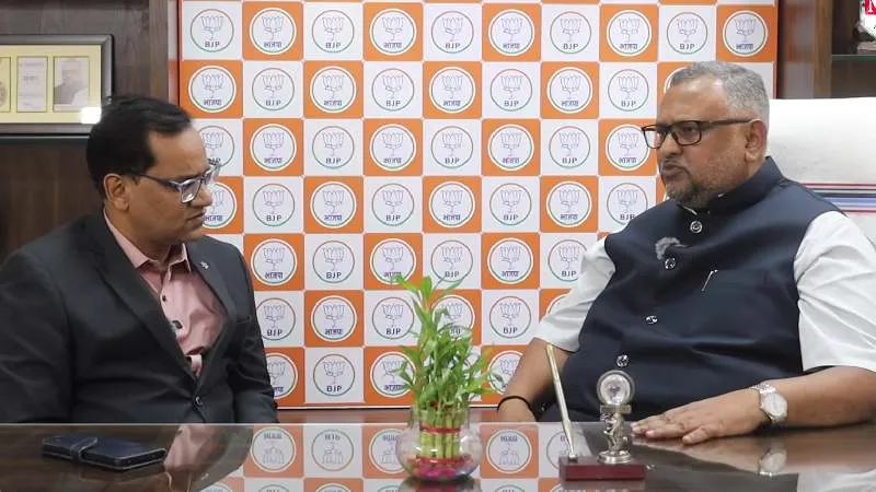 'झारखण्ड में कहीं कोई काम हो रहा हो तो बताएं, कभी तो लोग हमारी बात समझेंगे ?'