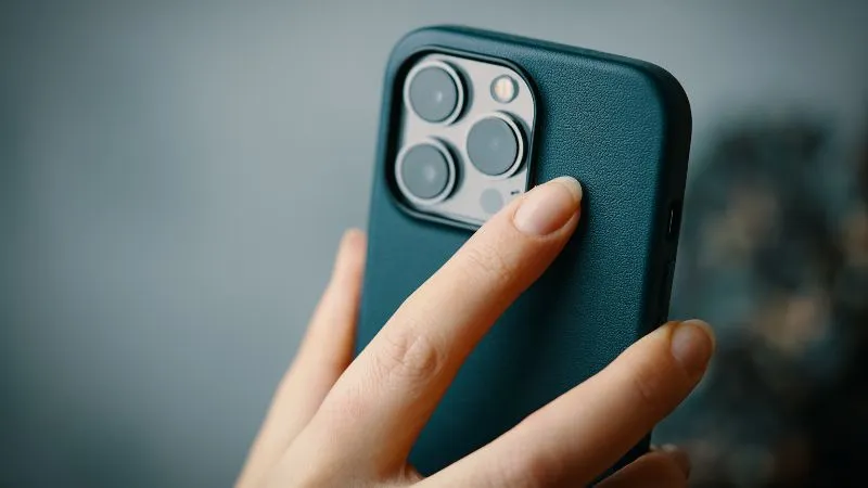 iPhone अचानक क्यों हो जाता है Freeze? Apps से Storage तक, जानें बड़ी वजह