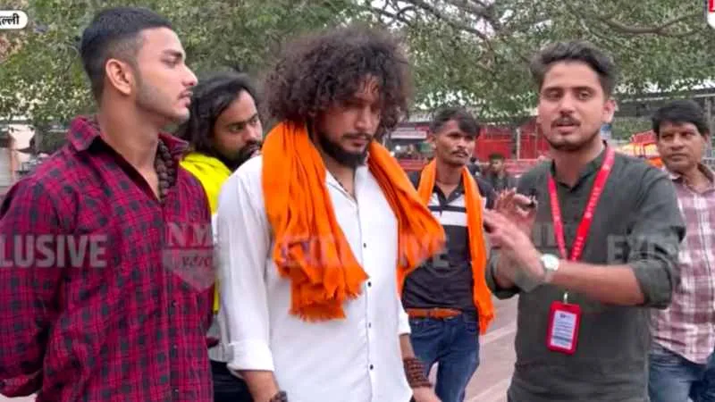 ‘राम पर बात आई तो परशुराम बन जाएंगे’… दिल्ली के भगवाधारियों ने कॉकरोचों को ललकारा | Jantar Mantar