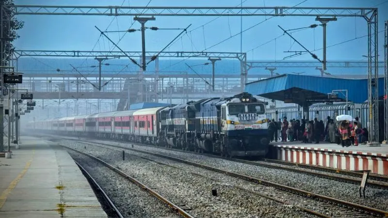 दिवाली-छठ पर रेलवे अलर्ट! यात्रियों की सुरक्षा के लिए GRP-RPF ने बनाया खास एक्शन प्लान