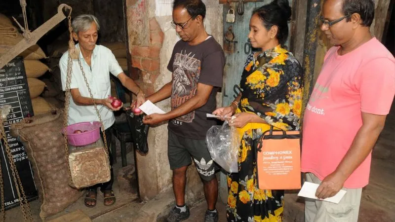 राशन कार्ड में पत्नी-बच्चों का नाम जोड़ना हुआ आसान! सरकार ने जारी किया WhatsApp नंबर