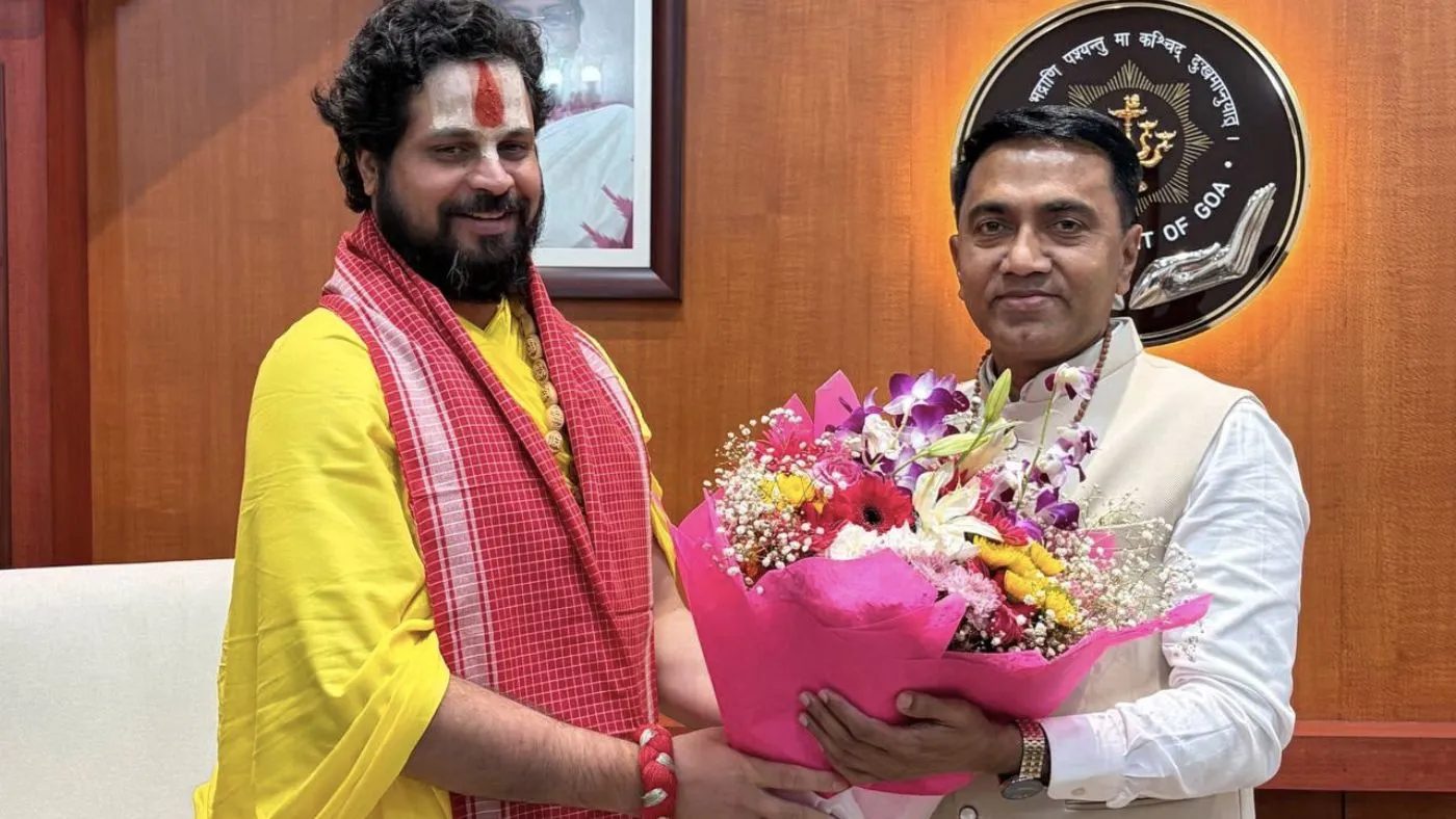 गोवा में भी दिखेगा योगी मॉडल... अयोध्या-काशी-मथुरा की तर्ज पर बनेंगे 4 मंदिर, सीएम सावंत ने जगद्गुरु सतीशाचार्य से की मुलाकात
