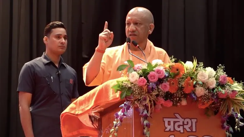 यूपी में बारिश से प्रभावित किसानों को मिलेगी मदद, CM योगी बोले- लापरवाही बर्दाश्त नहीं होगी