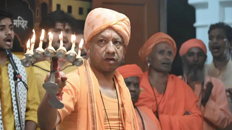 गोरखनाथ मंदिर में शारदीय नवरात्र के विशेष अनुष्ठान का शुभारंभ, CM योगी ने की कलश स्थापना