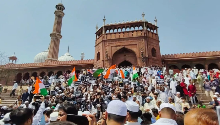 दिल्ली की जामा मस्जिद से मुस्लिमों की दहाड़, बोले- हर घर से निकलेगी आतंकवाद के खिलाफ आवाज