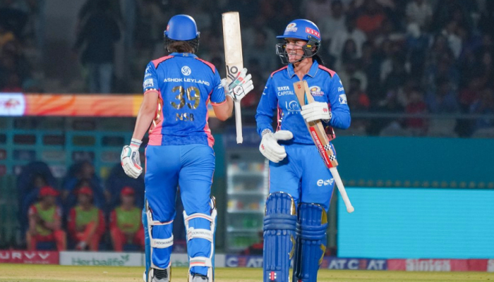 WPL 2025: मुंबई इंडियंस ने दर्ज की पहली जीत, गुजरात जायंट्स को पांच विकेट से हराया