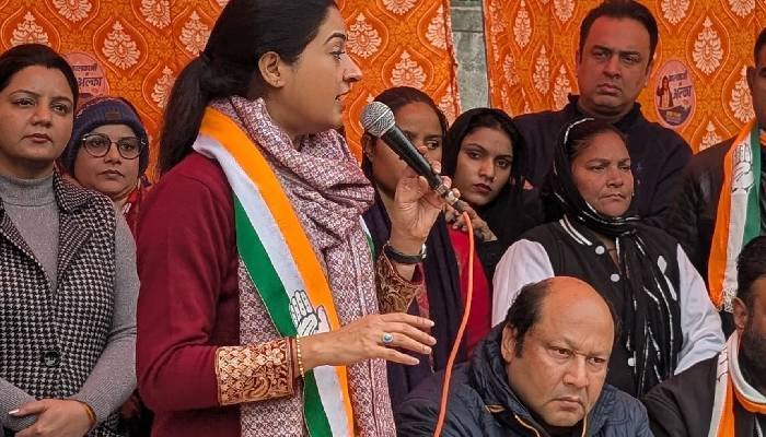 CM आतिशी के 'क्राउड फंडिंग कैंपेन' पर कांग्रेस की अलका लांबा का बयान,  ईमानदार है तो...