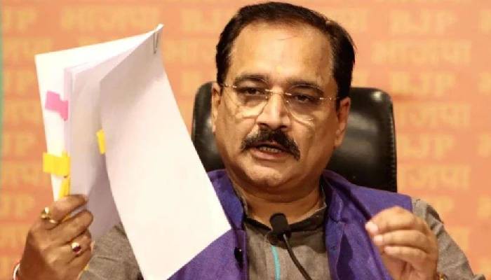 केजरीवाल और मनीष सिसोदिया की आय पर बीजेपी ने लगाया गंभीर