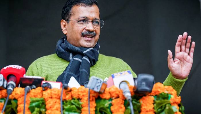 पोस्टर के जरिए 'आप' ने फिर बोला गृहमंत्री अमित शाह पर हमला
