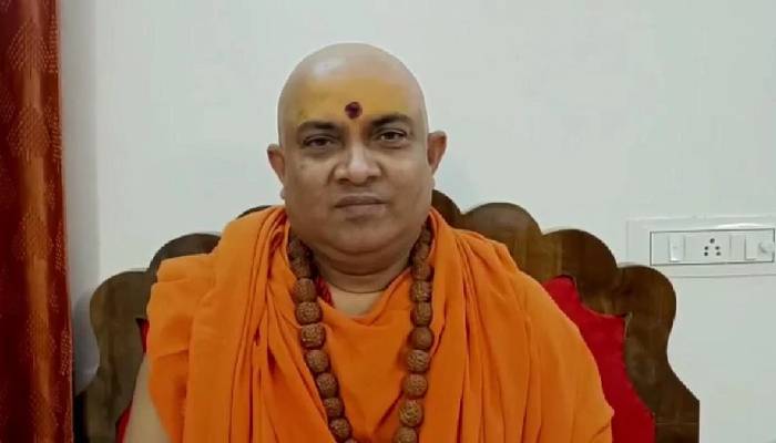 हिमाचल सरकार पर भड़के स्वामी जितेंद्रानंद सरस्वती, कहा- 'संकट के समय याद आया मंदिर'