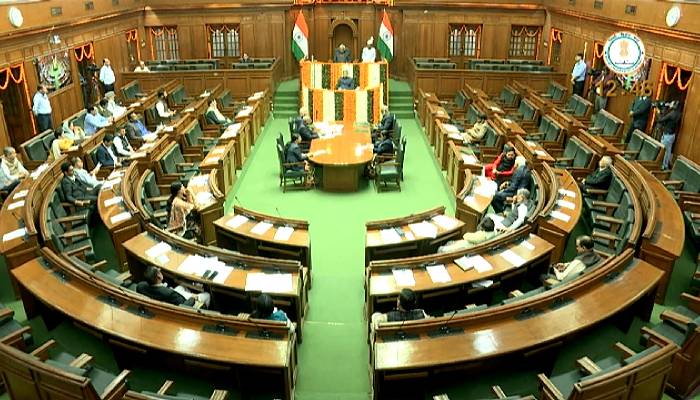 दिल्ली विधानसभा में हुआ हंगामा, विपक्ष के कई नेता को सदन से किया गया बाहर