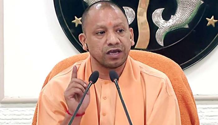 CM योगी ने प्रदेश में फिर चलाई 'तबादला एक्सप्रेस', अयोध्या समेत कई जिलों के DM बदले