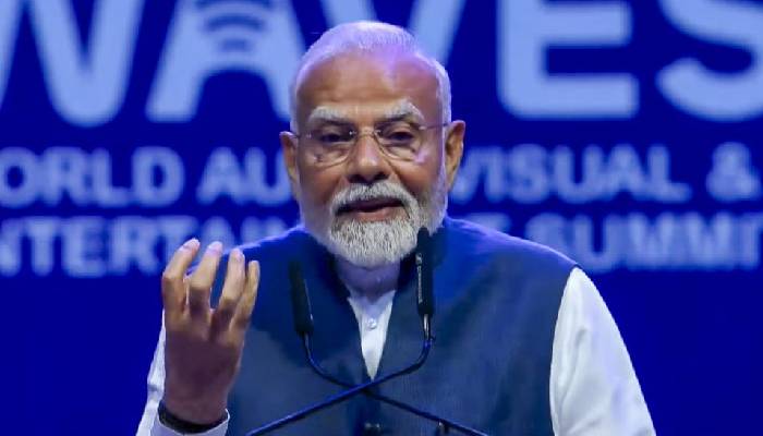 PM मोदी ने किया WAVES Summit 2025 का उद्घाटन, कहा- भारत में क्रिएटिविटी की लहर, क्रिएटर्स ला रहे देश की अर्थव्यवस्था में नई वेव