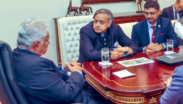 'गांधी का देश भी ऐसी घटना पर दूसरा गाल आगे नहीं करेगा...', पाकिस्तान को बेनकाब कर रहे शशि थरूर ने पनामा में कही बड़ी बात