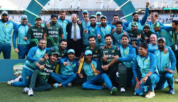 PAK vs AUS: पाकिस्तान ने ऑस्ट्रेलिया को तीसरे वनडे में 8 विकेट से रौंदा , 22 साल बाद ऑस्ट्रेलिया जीती सीरीज