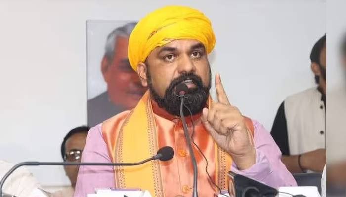 बिहार के डिप्टी सीएम सम्राट चौधरी ने CM नीतीश का बचाव करते हुए लालू यादव पर कसा तंज