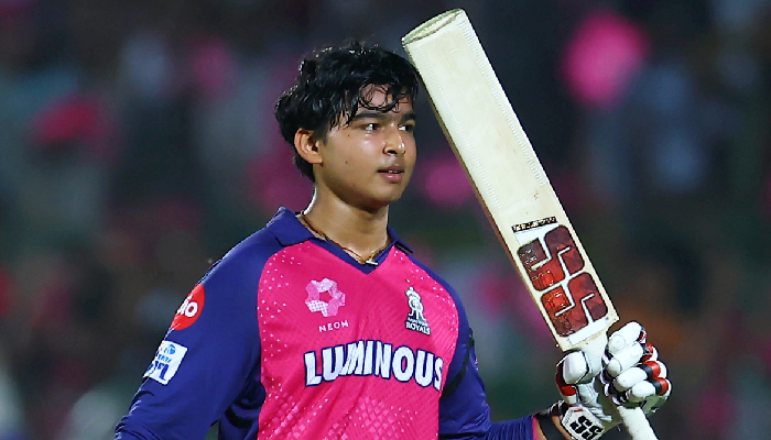IPL 2025: उम्र 14 साल... 35 गेंदों में शतक, 11 छक्के और 7 चौके; वैभव सूर्यवंशी ने लगाई रिकॉर्ड्स की झड़ी