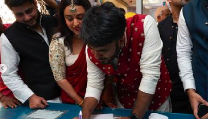 बॉलीवुड अभिनेत्री स्वरा भास्कर मना रही अपनी शादी की दूसरी सालगिरह, इंस्टाग्राम पर शेयर की तस्वीर