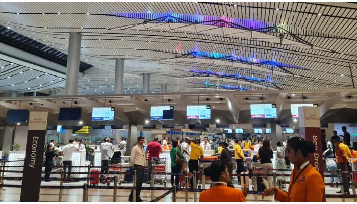 अब Airport पर नहीं लगेगी भीड़! सिर्फ दो मिनट में एंट्री और चेक-इन