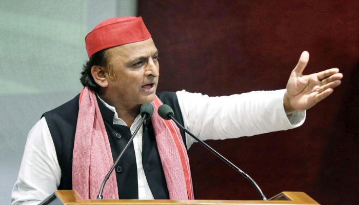 ईदगाह जा रहे अखिलेश के काफिले को पुलिस ने रोका ! सपा प्रमुख बोले सरकार क्या चाहती है ?