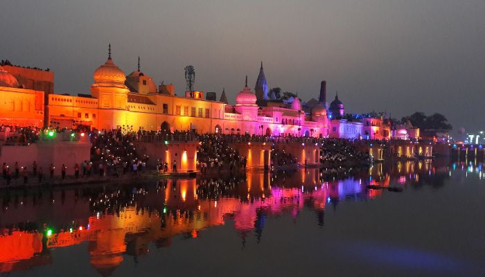 दीपोत्सव के दौरान योगी सरकार अयोध्या में कराएगी भव्य ड्रोन शो