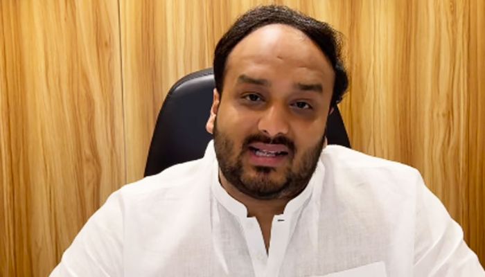 बाबा सिद्दीकी के बेटे जीशान का दावा- 'हत्या के दिन पिता ने डायरी में लिखा था BJP नेता मोहित कंबोज का नाम'