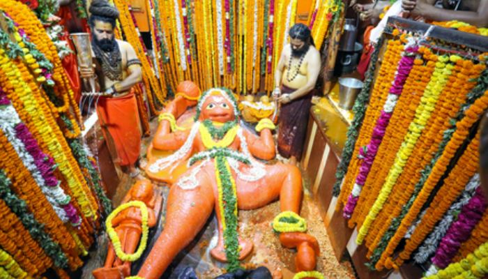 ज्येष्ठ माह का पहला बड़ा मंगल: जान लें पूजा की पूरी विधि, साथ ही वे मंत्र जिनसे नौकरी में बाधा और जिंदगी के सारे कष्ट होंगे दूर