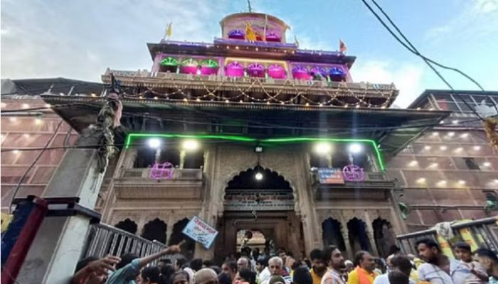 550 साल पुराने बांके बिहारी मंदिर को मिला FCRA लाइसेंस, जानें क्या है ये, और इसके कितने फायदे?