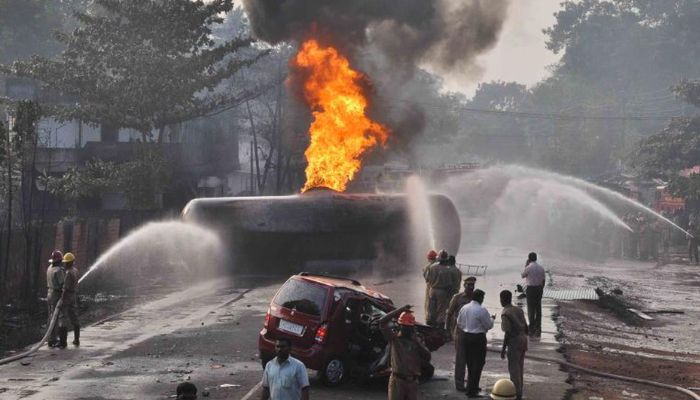 पाकिस्तान में एलपीजी टैंकर में विस्फोट, 6 की मौत, 38 घायल