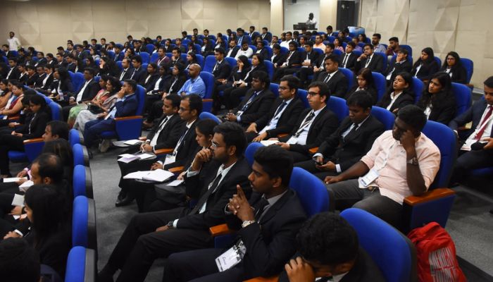 Ladla Bhai Yojana: सिर्फ लड़कों के लिए सरकार चला रही है ये योजना, हर महीनें में मिलेंगे 10 हजार तक रुपये