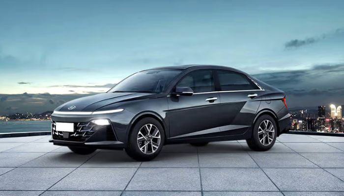 Hyundai Verna खरीदने का सपना? जानें कीमत और डाउन पेमेंट की डिटेल्स!