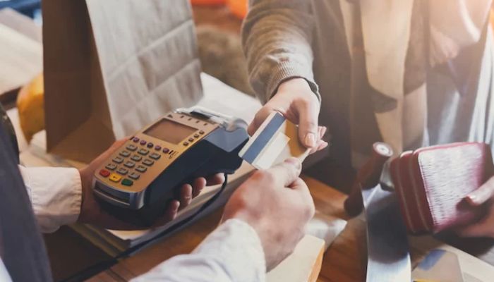 कैश ट्रांजेक्शन की सीमा पार की तो आ सकता है I-T का नोटिस – जानें सुरक्षित लिमिट