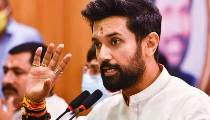 बदल रही है दिल्ली की राजनीति | क्या शाह निकालेंगे चिराग की अकड़?