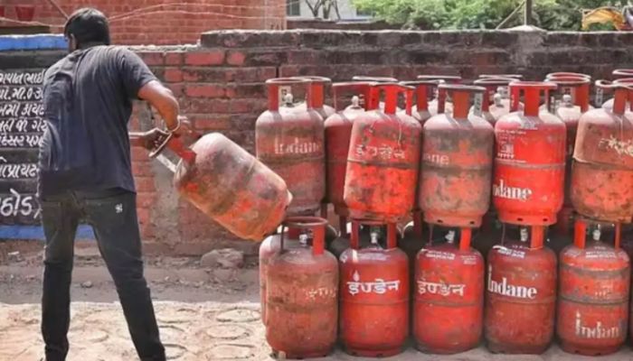बजट से पहले गैस सिलिंडर की कीमतों में गिरावट, जानें कहां मिली राहत
