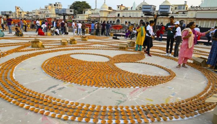 Ayodhya Deepotsav: 17 सड़के बंद, 200 कमांडो और कई सुरक्षा एजेंसियां तैनात, अभेद्य किले में तब्दील हुई अयोध्या