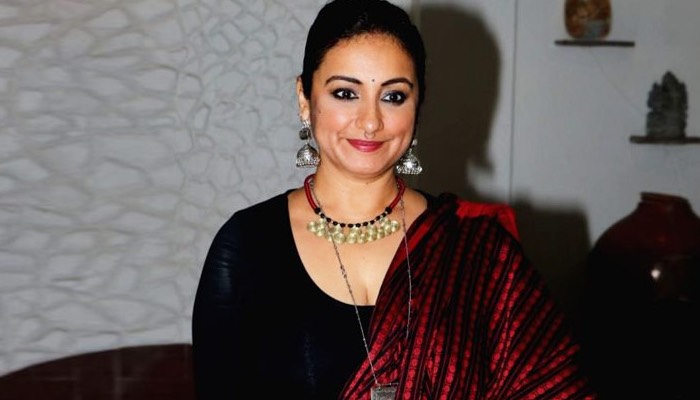 Divya Dutta ने Airport का Video शेयर कर निकाला गुस्सा, बोलीं-मेरे साथ बदसलूकी …