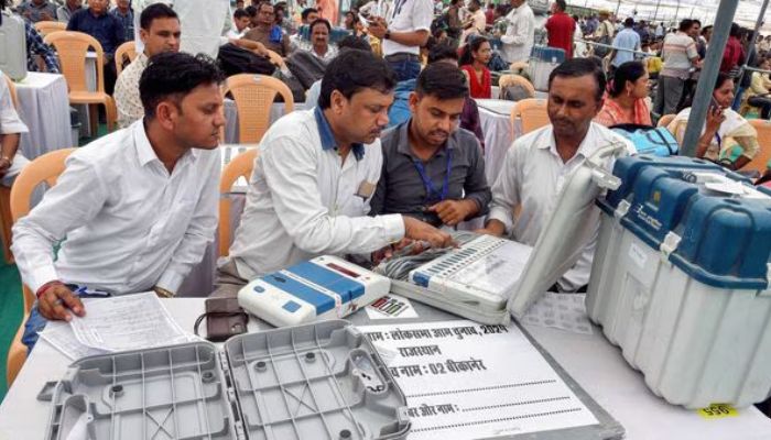 Lok Sabha Election 2024: चुनाव के रिजल्ट के दौरान EVM मशीन से छेड़खानी पड़ सकती है महंगी, हो सकती है इतने साल की सजा
