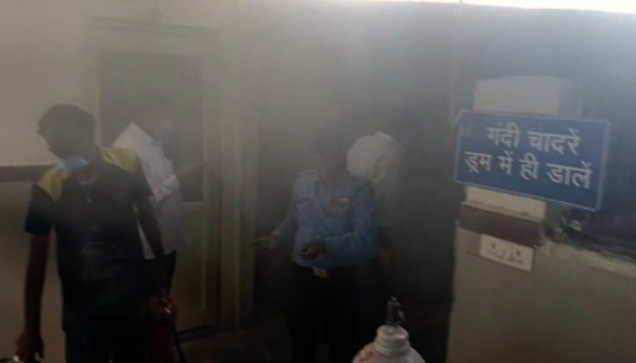 मुरैना जिला अस्पताल में भीषण आग, फायर सेफ्टी सिस्टम नाकाम, मरीज की मौत