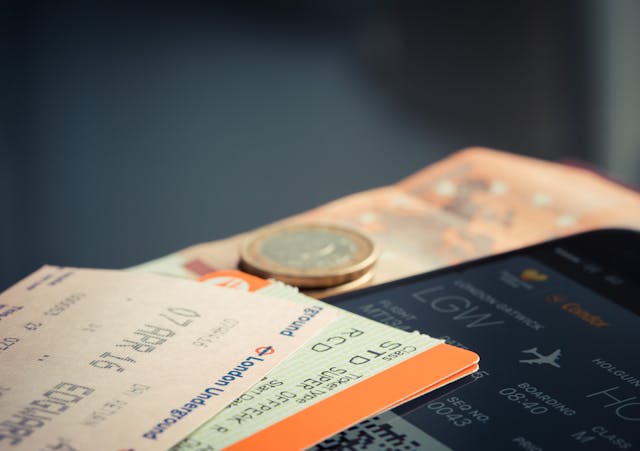 Flight Book Concession: सीनियर सिटीजन सहित इन लोगो को मिलती है एयरलाइन के टिकेट में छूट