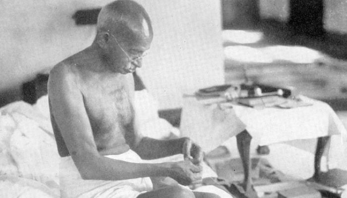 आखिर 'रघुपति-राघव राजा राम' को कब और किसने बनाया 'ईश्वर और अल्लाह नाम' | क्या है इसकी पूरी कहानी? जानें यहां