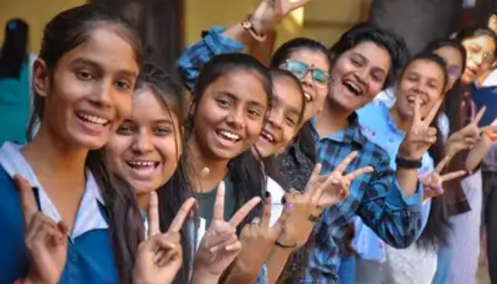PSEB 10th Result 2025 Out: पंजाब बोर्ड 10वीं का रिजल्ट जारी, 95.61% स्टूडेंट पास, लड़कियां बनीं टॉपर
