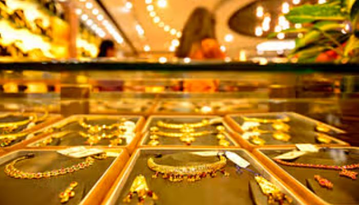 Today Gold Rate: सोने-चांदी की कीमतों में भारी गिरावट, जान लीजिए लेटेस्ट दाम