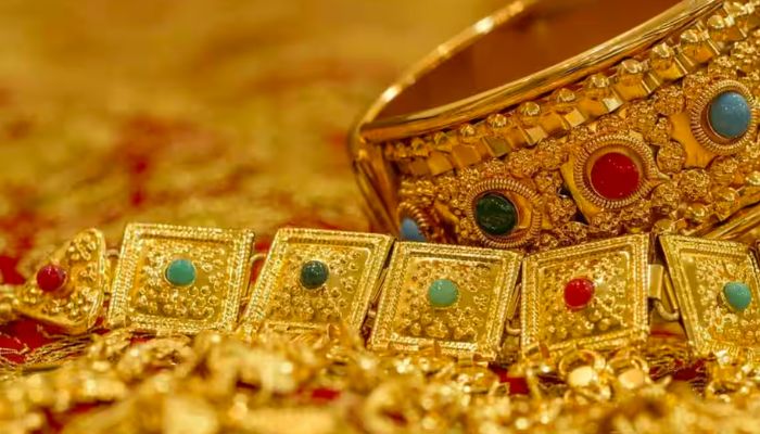 Gold Rate: सोने के दाम में बड़ी गिरावट, अब गहने खरीदना हुआ और भी सस्ता