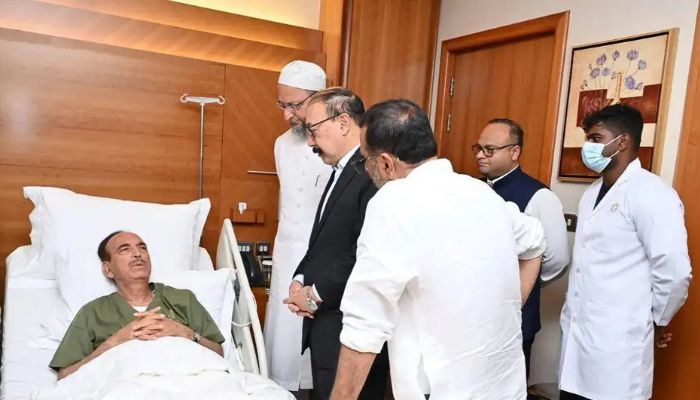भारत के सर्वदलीय प्रतिनिधिमंडल में शामिल गुलाम नबी आजाद की तबीयत बिगड़ी, कुवैत के अस्पताल में भर्ती