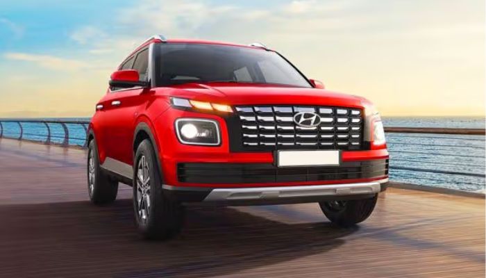 Hyundai Venue सनरूफ वेरिएंट पर 70,000 तक की छूट, इस महीने का मौका!