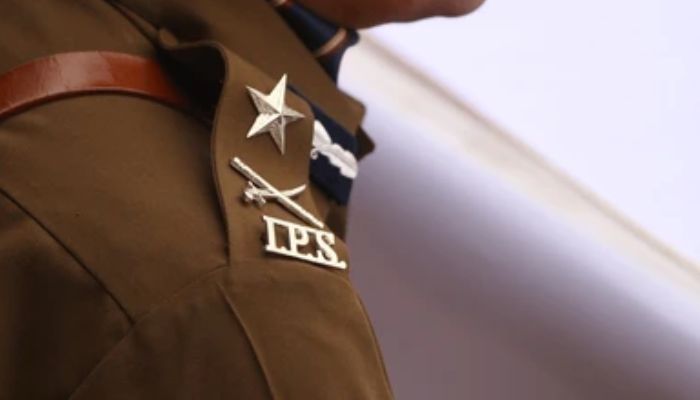 यूपी में 14 IPS अधिकारियों का ट्रांसफर, वैभव कृष्ण बने DIG वाराणसी रेंज, मोहित गुप्ता को सचिव गृह बनाया गया