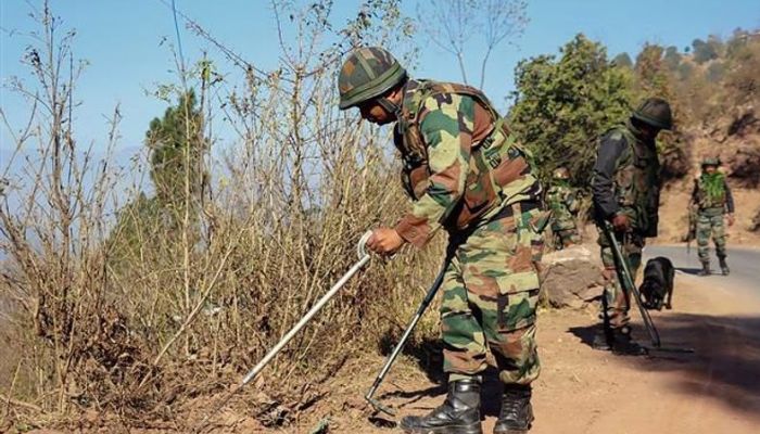 जम्मू में आतंकवादियों के खिलाफ सुरक्षा बलों का बड़ा ऑपरेशन, 10 जगहों पर छापेमारी